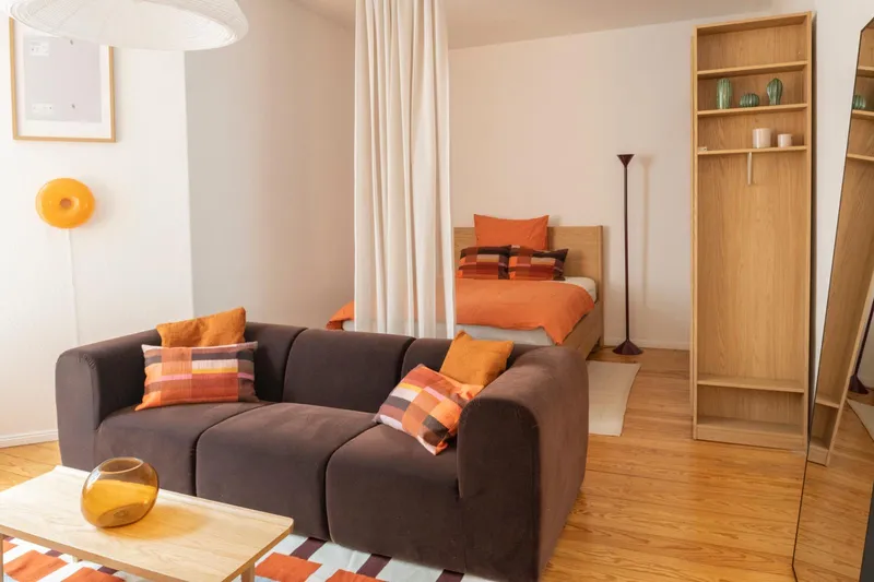 Stilvoll eingerichtete Altbauwohnung im Herzen von Friedrichshain – Voll möbliert — photo 1
